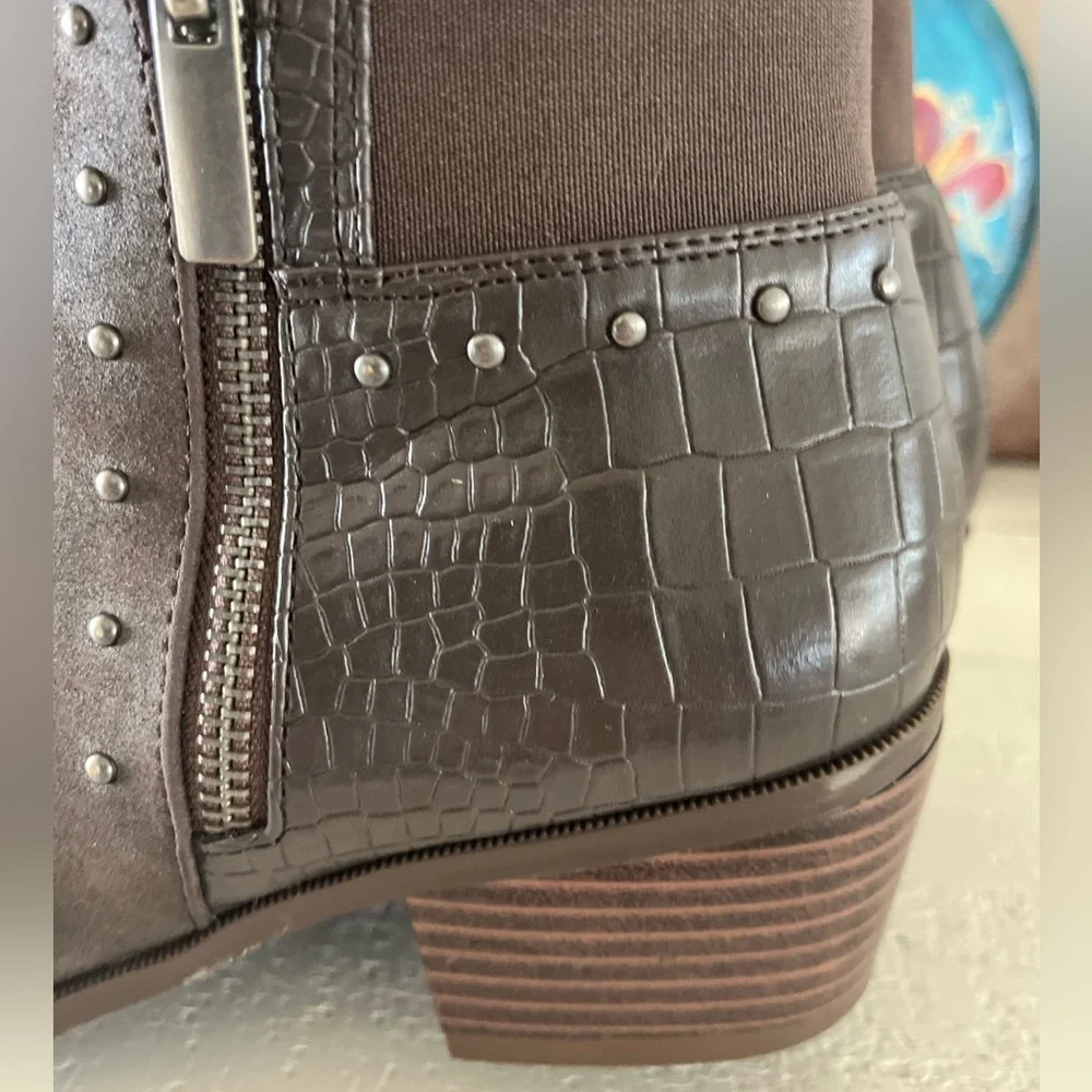 Brown Suede Ankle Booties Side Zip Croc Embossed Studded Low Block Heel 🔥